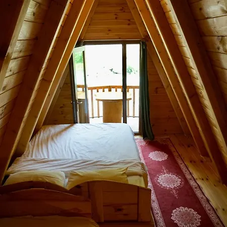 Tabiat Bed & Breakfast *